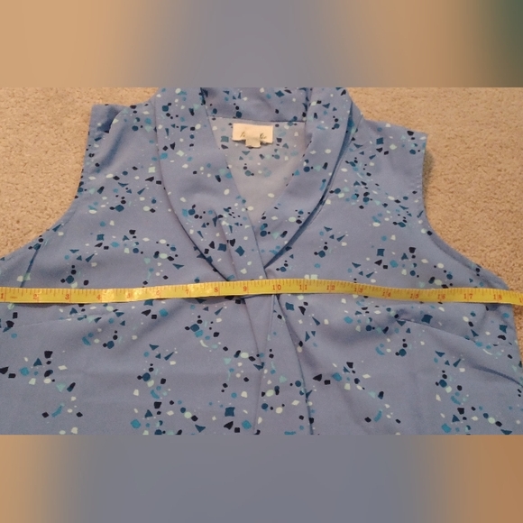 Sleeveless blouse Confetti Periwinkle (NWT) - Picture 2 of 5